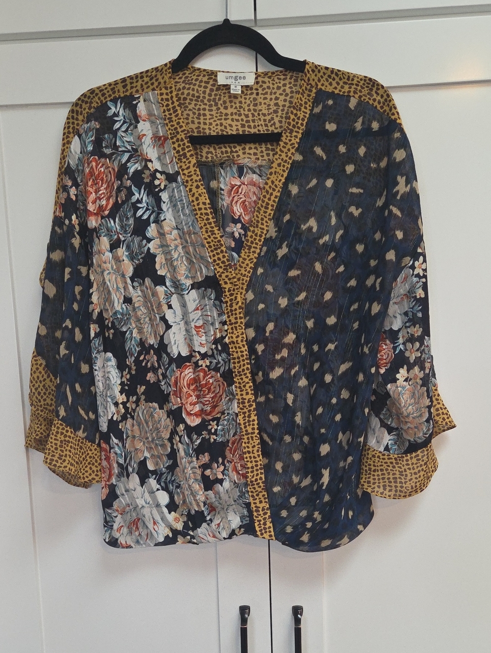 Umgee Navy Floral & Animal-Print Mixed-Panel Blouse Size Medium